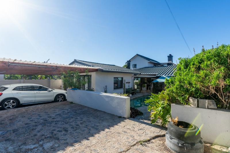 4 Bedroom Property for Sale in Linkside Western Cape